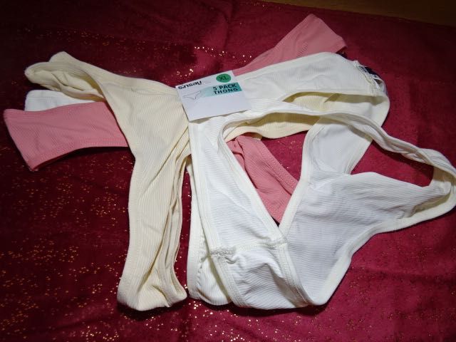 Sinsay 4 x stringi nowe śliczne XL