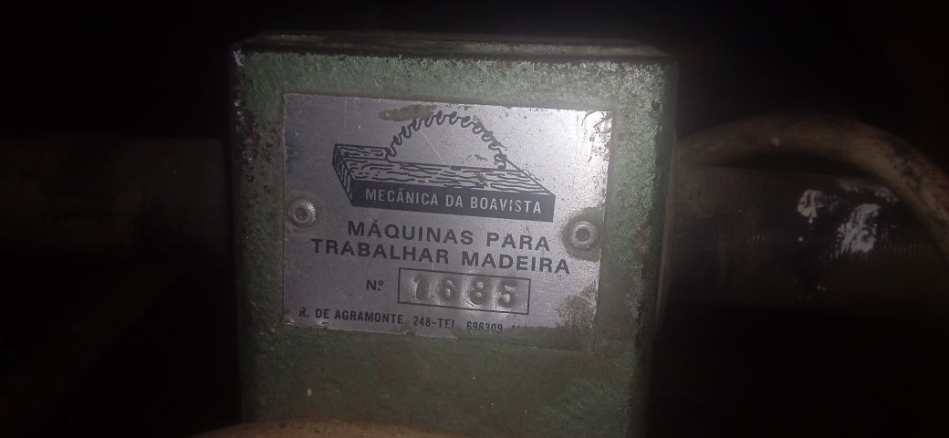 Máquina de afagar