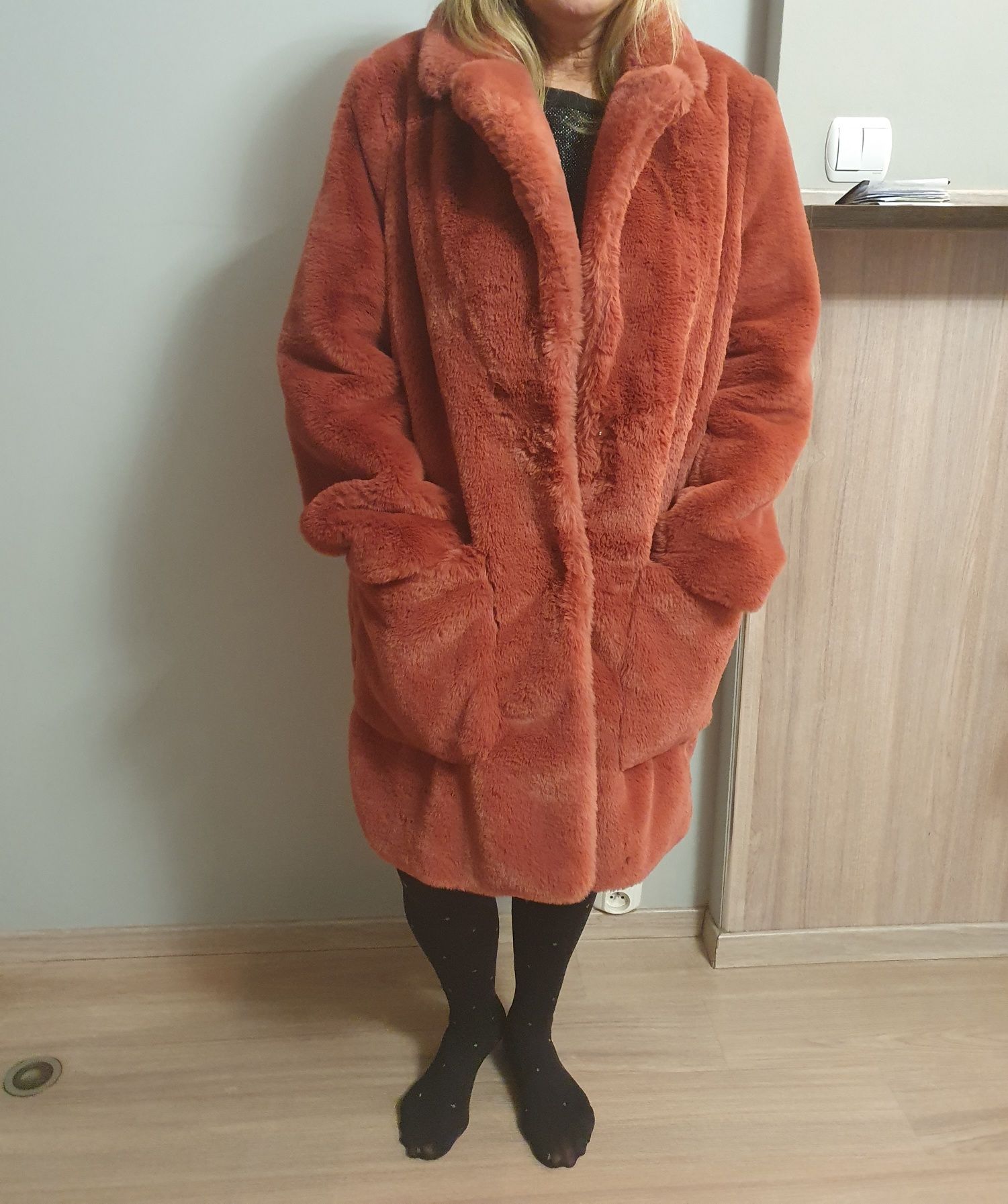 Płaszcz zimowy futerkowy XL