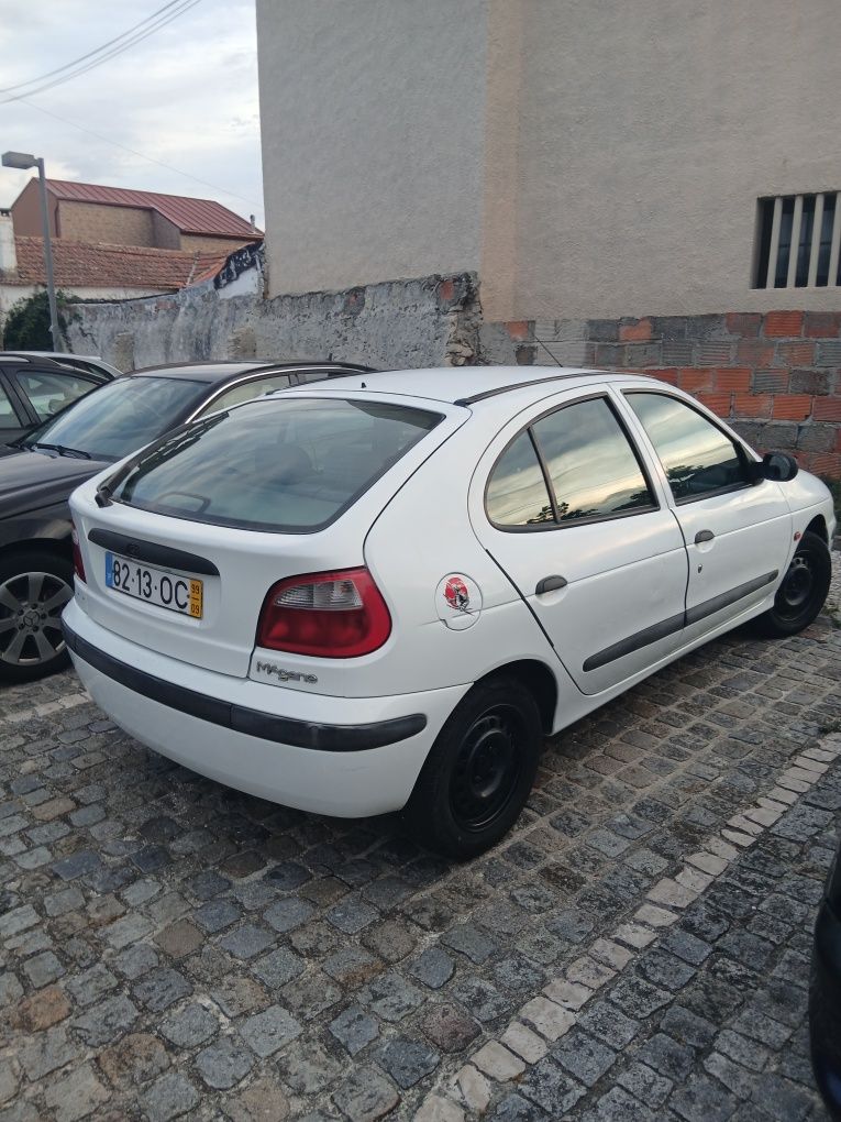 Vendo renault megane 1.4