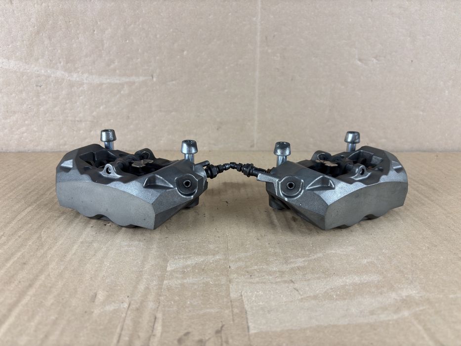 Ducati Monster 821 Zaciski Hamulcowe Brembo Klocki Hamulcowe MONOBLOCK