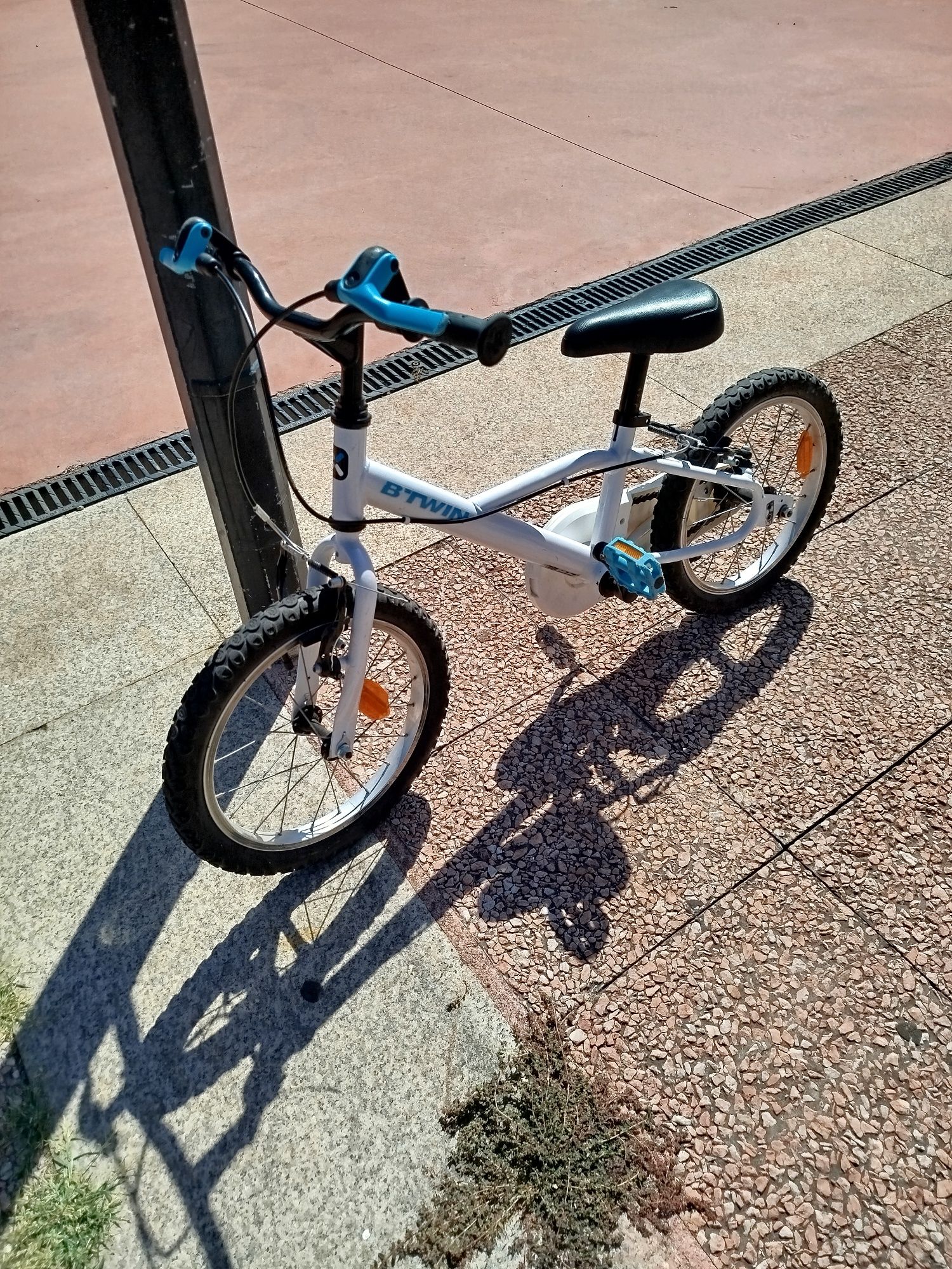 Bicicleta criança roda 16", com rodinhas oferta