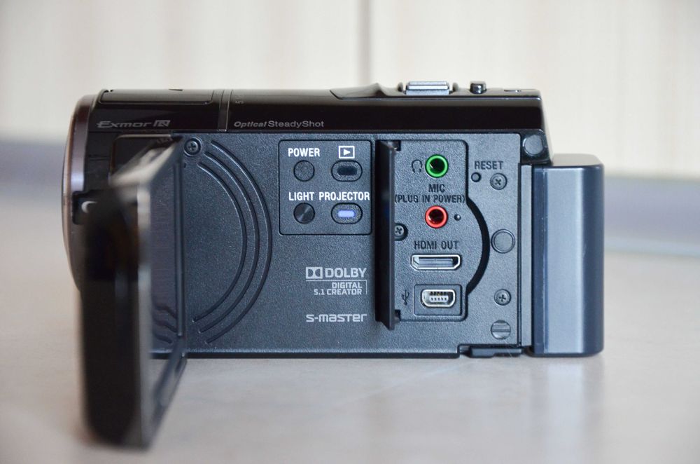 Видеокамера Sony HDR-PJ30