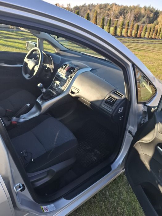 Toyota auris 2010 zadbana jak nowa