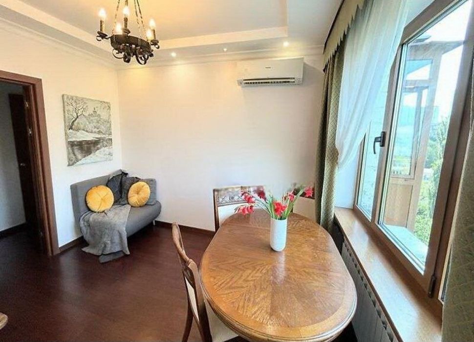 Центр Оренда 2к квартири метро Печерська бульвар Лесі Українки 24