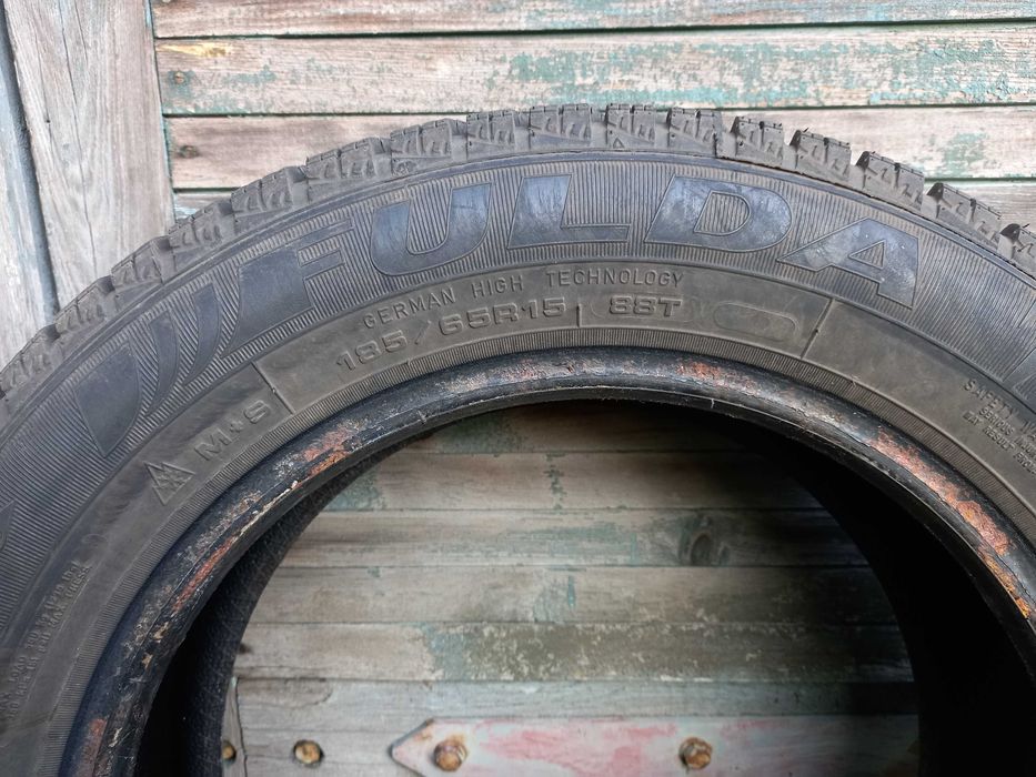 Opony zimowe FULDA Kristall 185/65R15 88T
Bieżnik 7mm
Komplet 4 sztuki