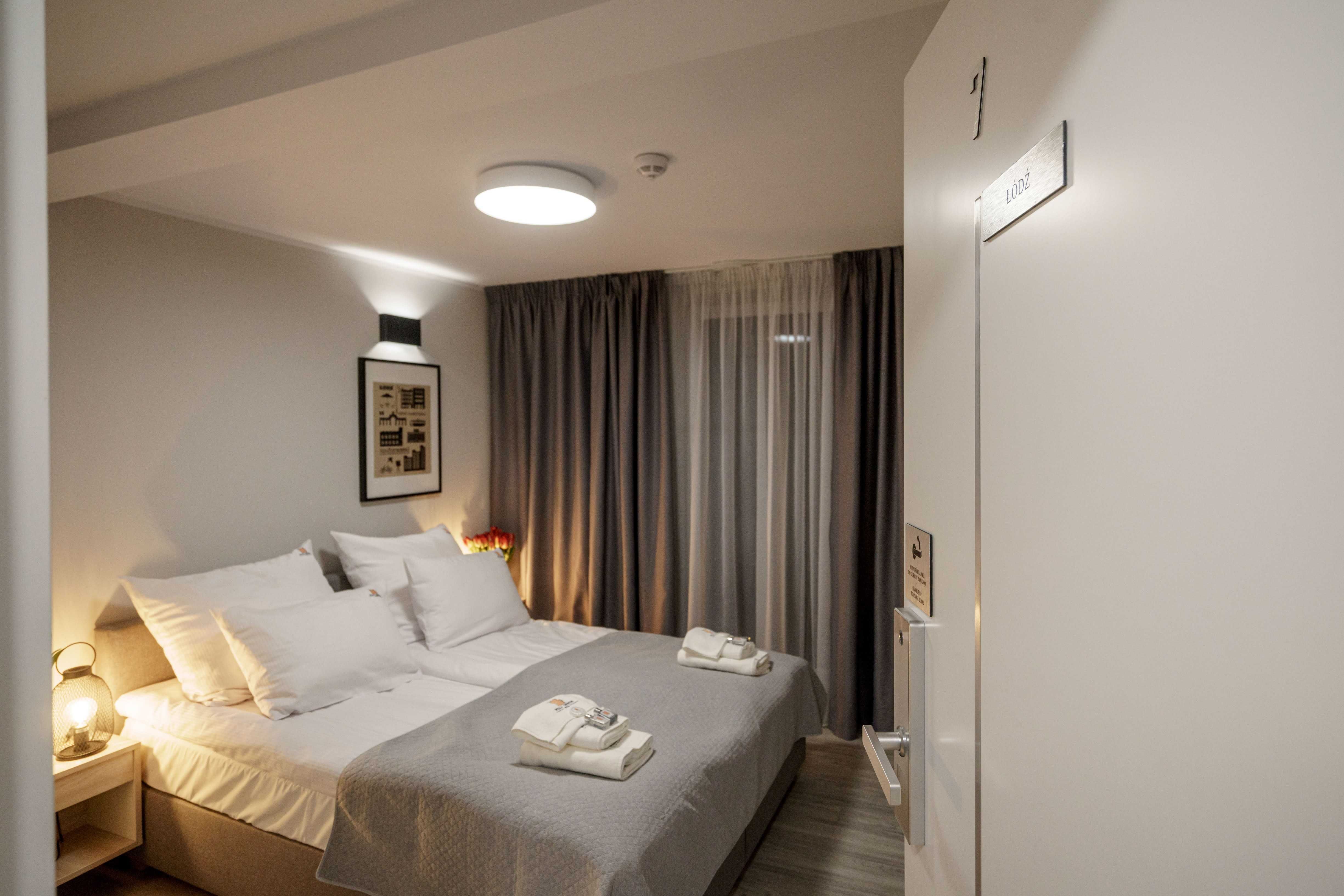 Pokoje 2 osobowe z łazienkami ,apartament nocleg  1 km lotnisko
