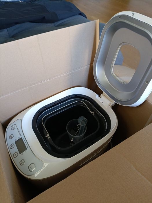 Хлібопічка Mistery MBM 1211