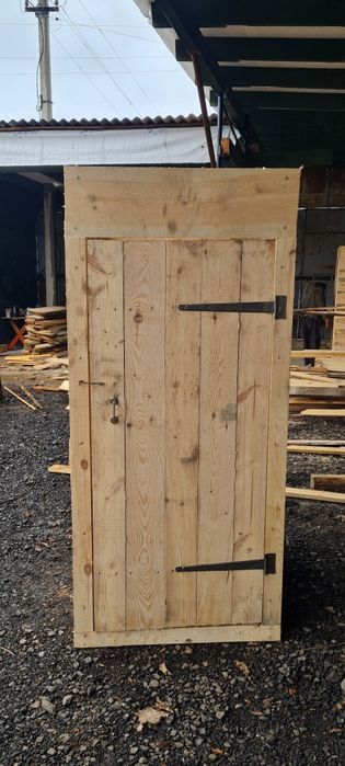 Туалет вуличний деревяний