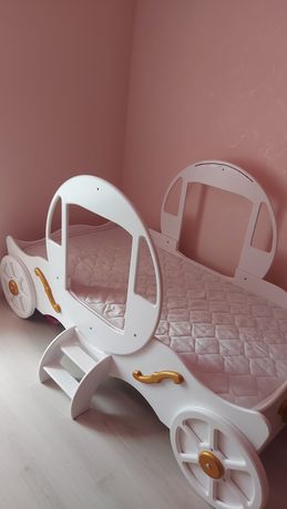 ліжко карета для дівчинки