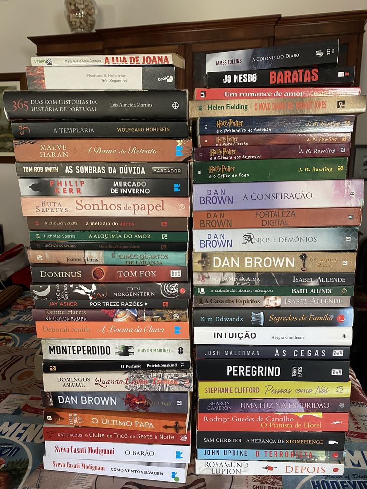 Vários livros, em muito bom estado