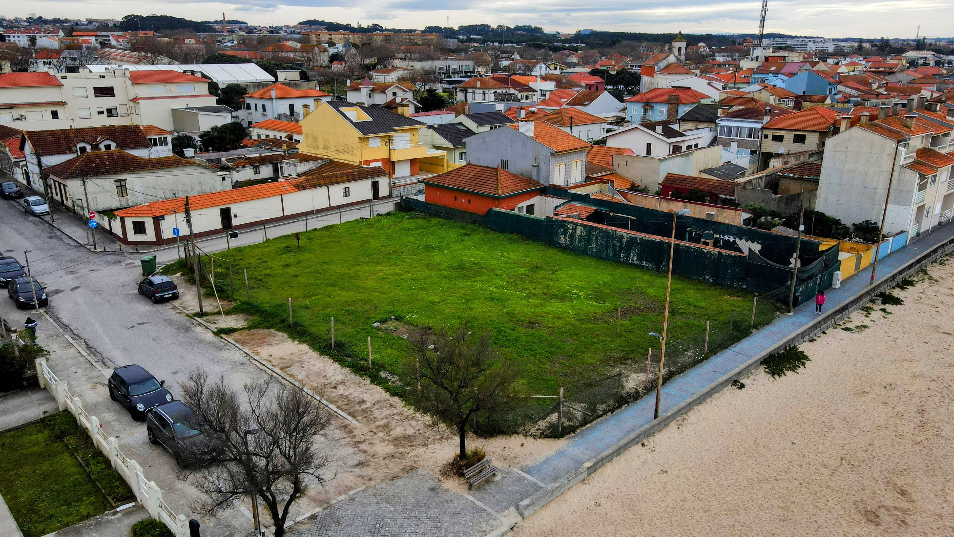 Terreno Aguda (Vila Nova de Gaia) frente ao mar