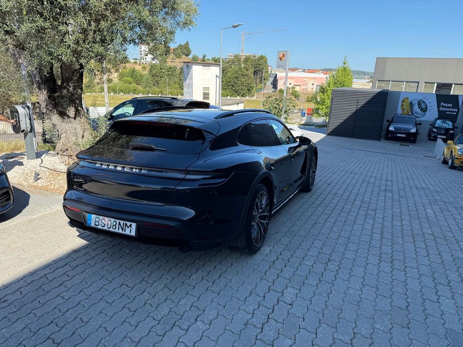 Porsche Taycan Cross Turismo 4