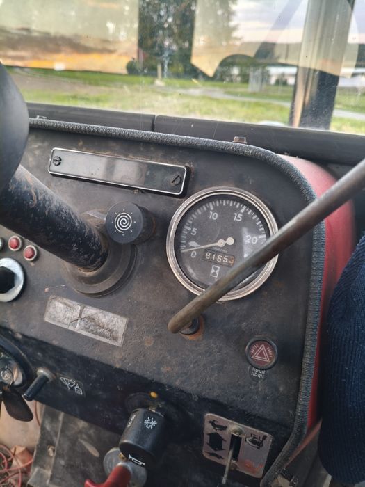 Ciągnik Massey Ferguson z turem