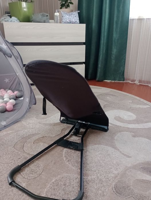 Шезлонг для новонароджених