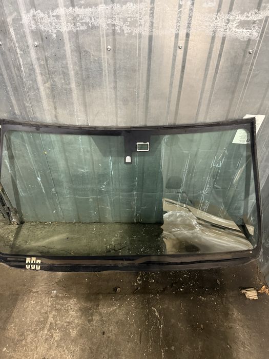 Лобовое стекло лексус ис 250,2006 год,целое,xug