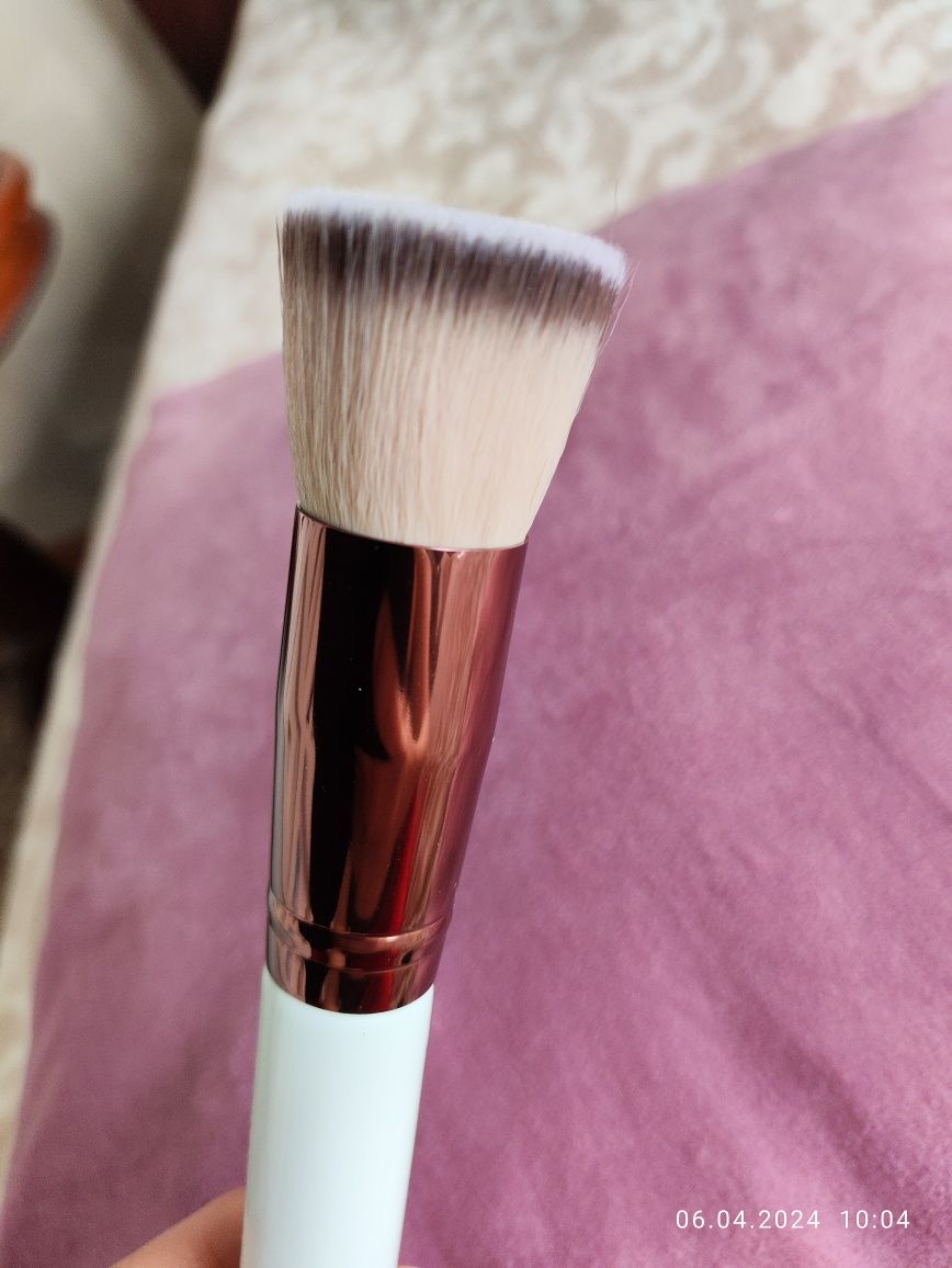 Пензл для макіяжу, Foundation brush