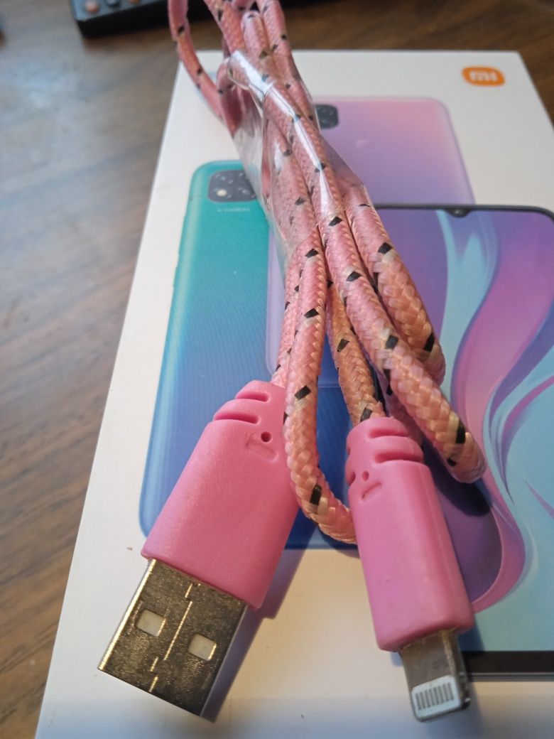 USB кабель для зарядки совершенно новый