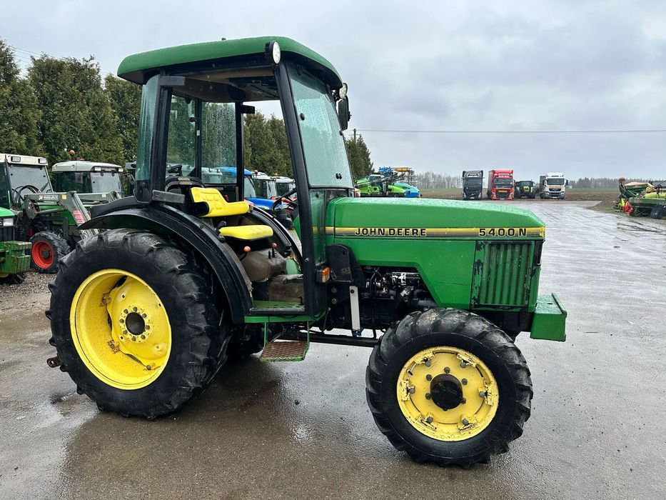 John Deere 5400N  ciągnik sadowniczy