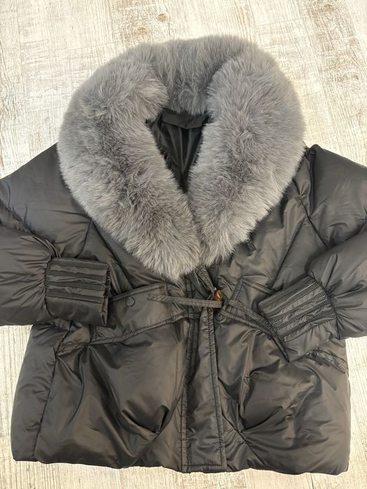 Czarna kurtka z kolnierzem rozmiar S piekna zimowa