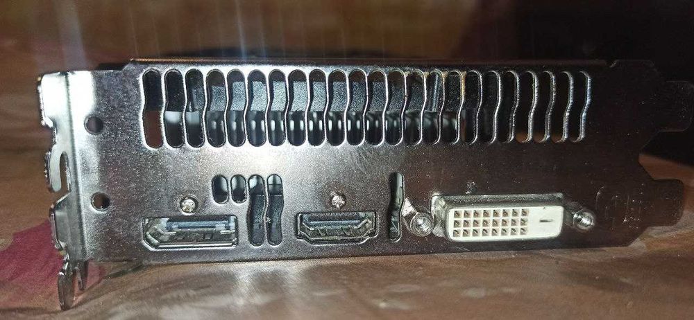 Видеокарта Sapphire Radeon RX 560 Pulse 4GB