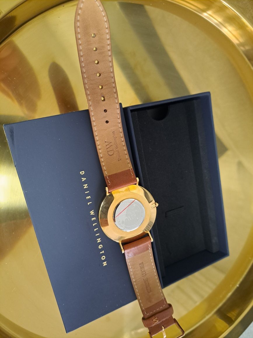Zegarek złoty daniel wellington pasek brązowy