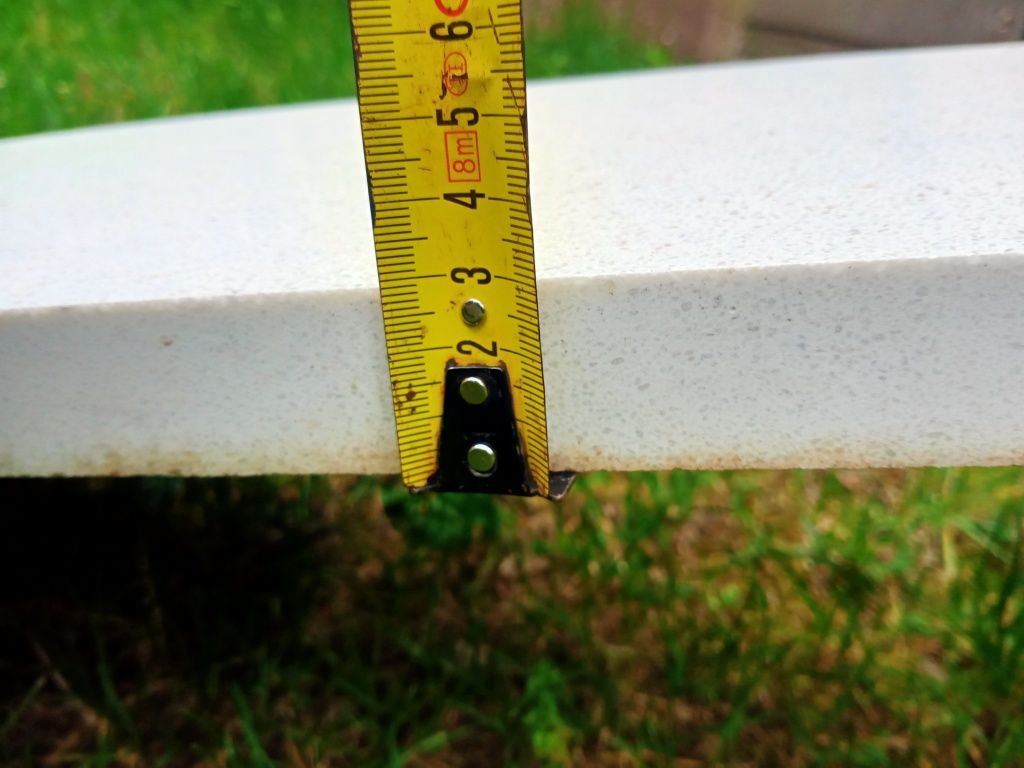 Parapet z konglomeratu Bianco Carrera