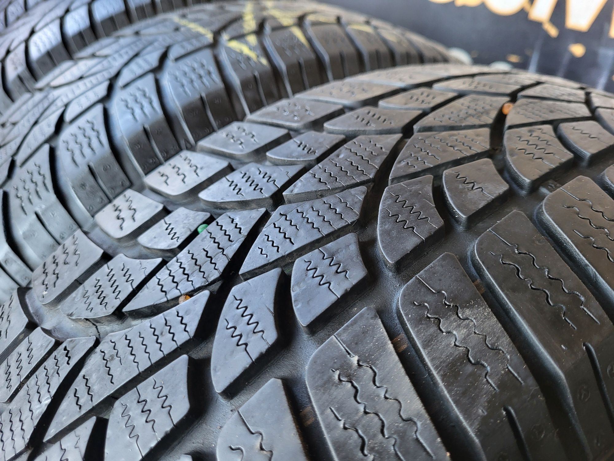 Opony zimowe 205/60/16 Dunlop 21rok