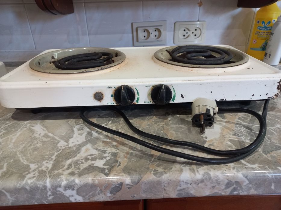Продам б/у двухконфорочные  электроплиты.