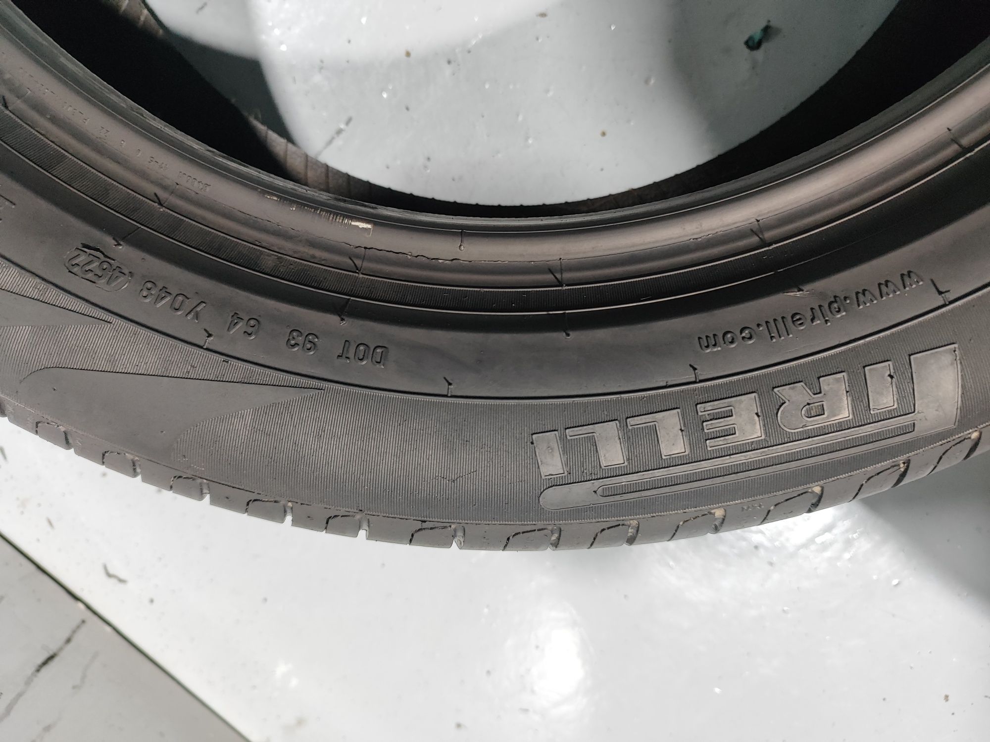 2 pneus semi novos 255-50R19 Pirelli - Oferta dos Portes