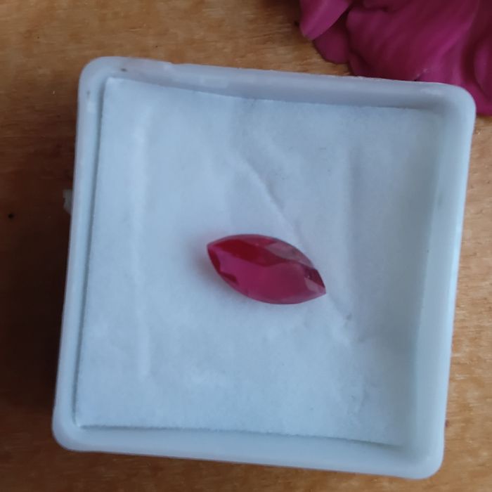 Rubi Marquesa 10x5 com Certificado  Elegância e Autenticidade