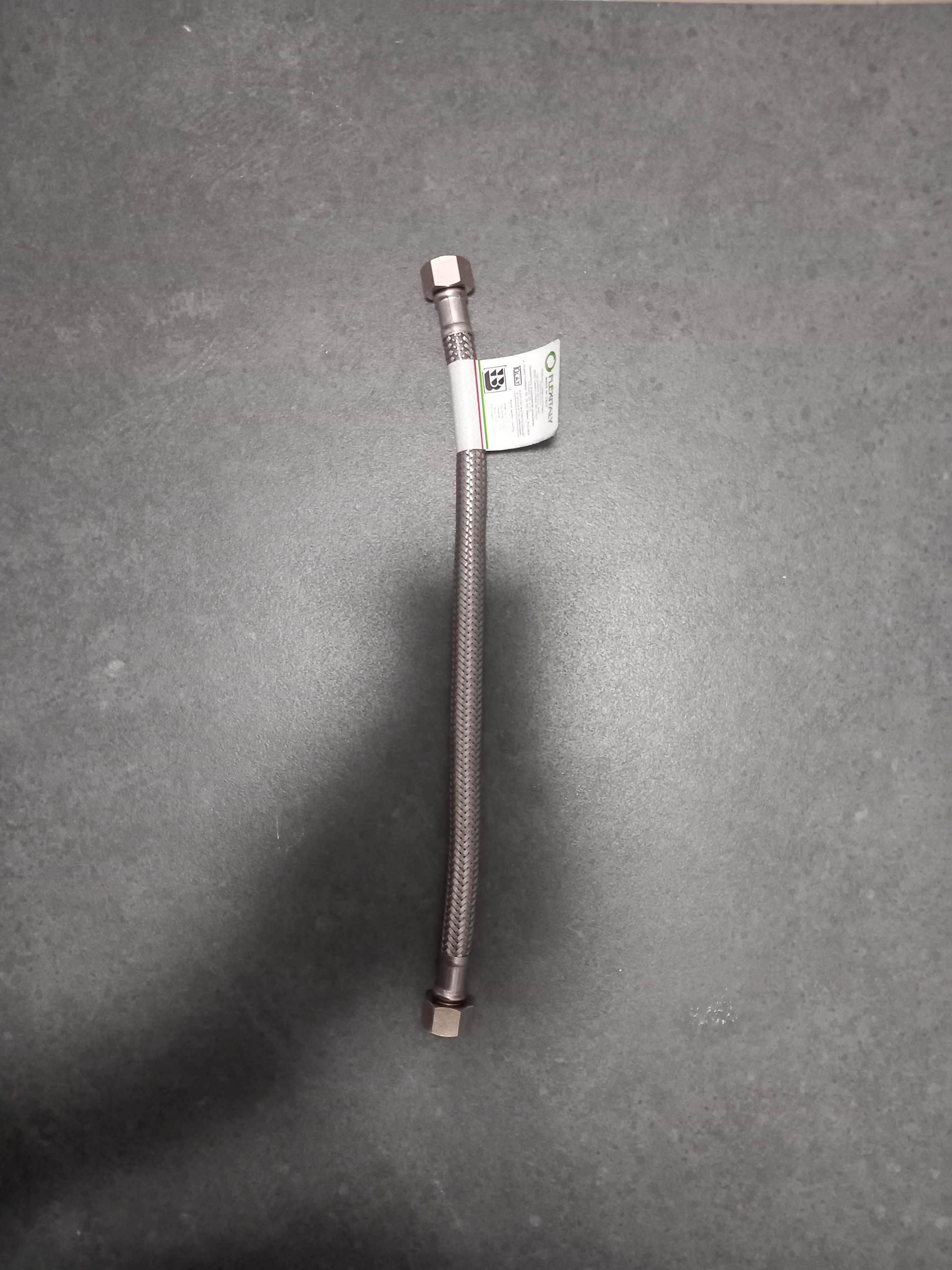 Wężyk przyłączeniowy w oplocie ze stali nierdzewnej 3/8"gw x 3/8"