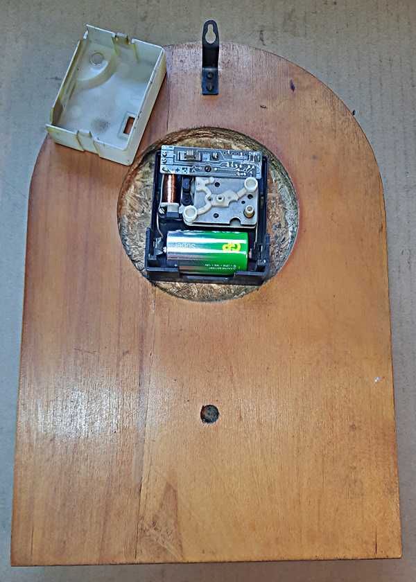 Zegar na ścianę elektroniczny napęd produkcji ZSRR z lat PRL