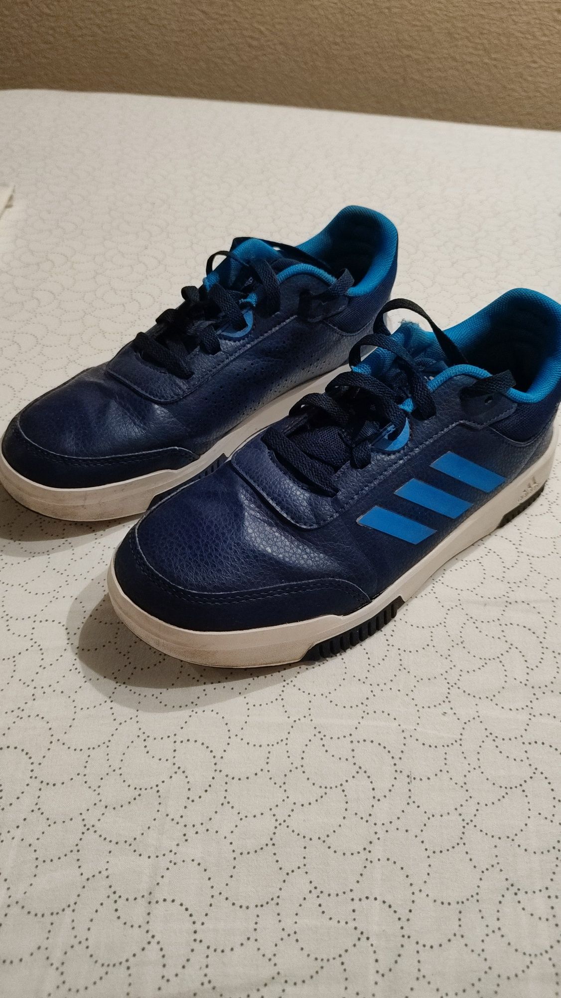 Кроссовки Adidas