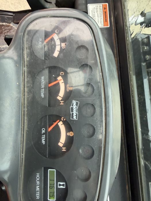 Empilhador Doosan cabinado 3 T