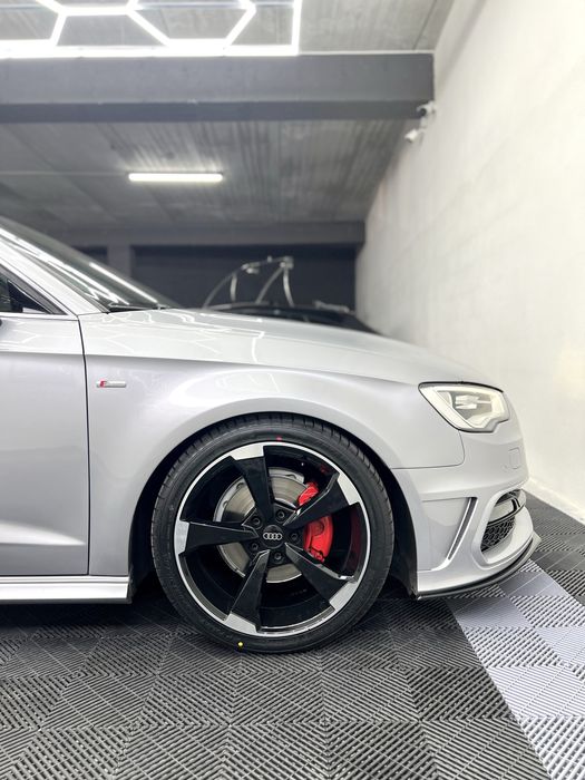 Audi A3 1.6 TDI S-LINE kit RS3