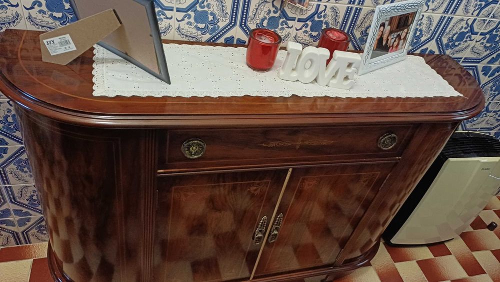 Móvel de entrada e espelho