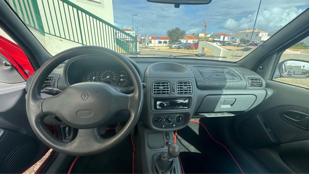 Vende-se renault clio 98