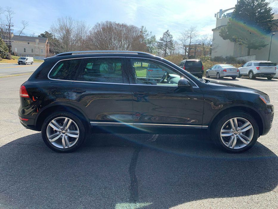 Volkswagen Touareg TDI Sport      2013