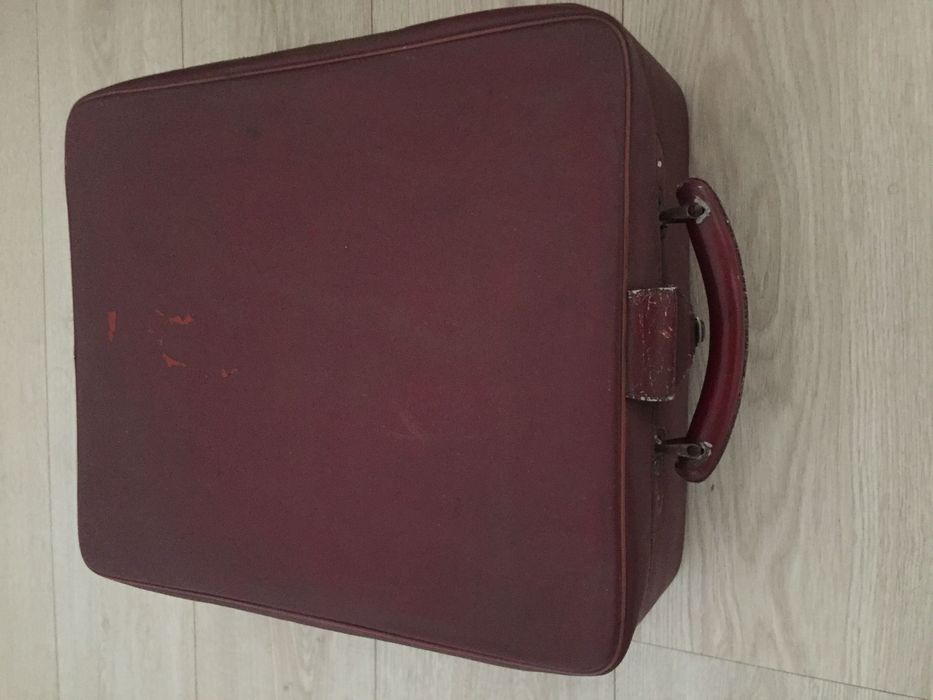 * Olivetti Studio 44 ** Underwood Four Banks