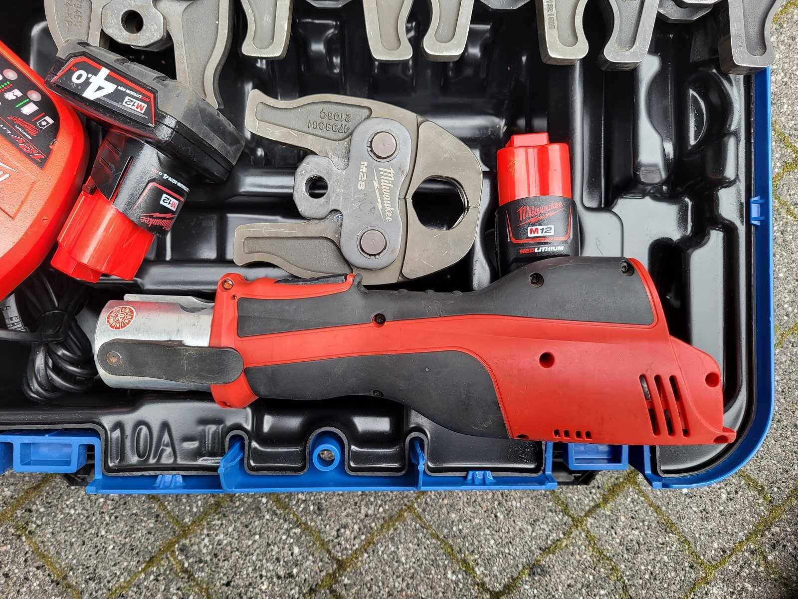 Zaciskarka prasa Milwaukee M12 HPT  Szczęki M15 M18 M22 M28 M36 Aku x2