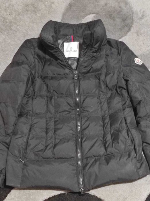 Курточка оригинал на девочку.