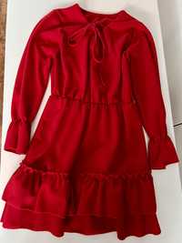 Czerwona piekna sukienka 134-140