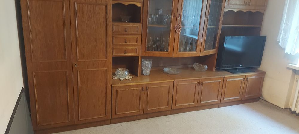 Sprzedam meblościankę debową.