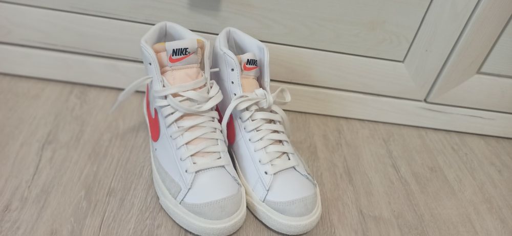 Нові круті кеди  NIKE