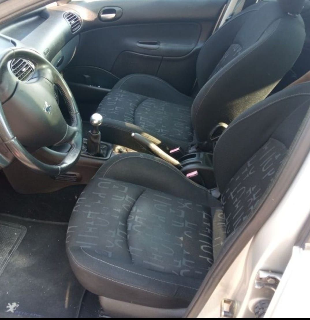 Peugeot 206 blacksilver 140 mil