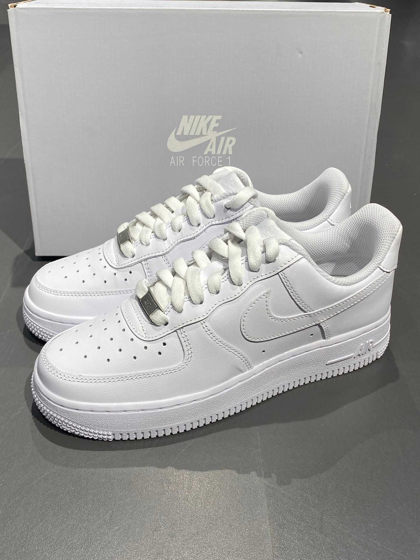 Modele męskie i damskie/Nike Air Force 1 Low 07 białe tenisówki R.45