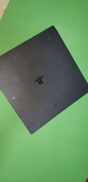 Playstation 4 pro 1 tb PS 4 джойстик і 3 гри