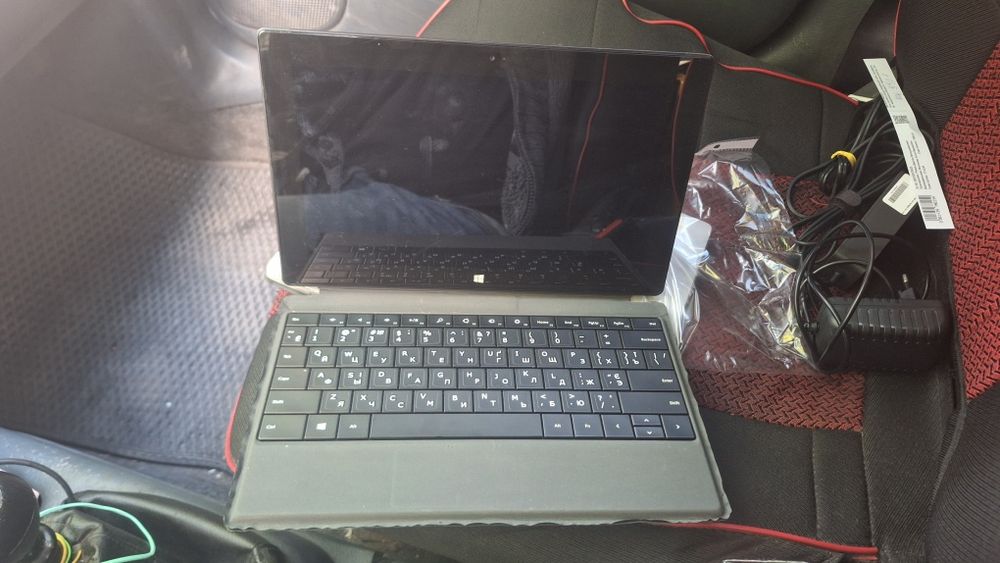 Microsoft surface pro 4/64 +64 gb SD card