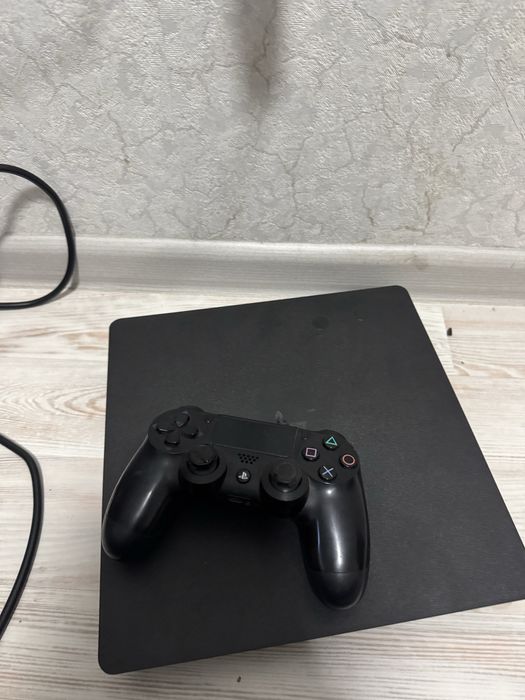 Ps 4 slim.